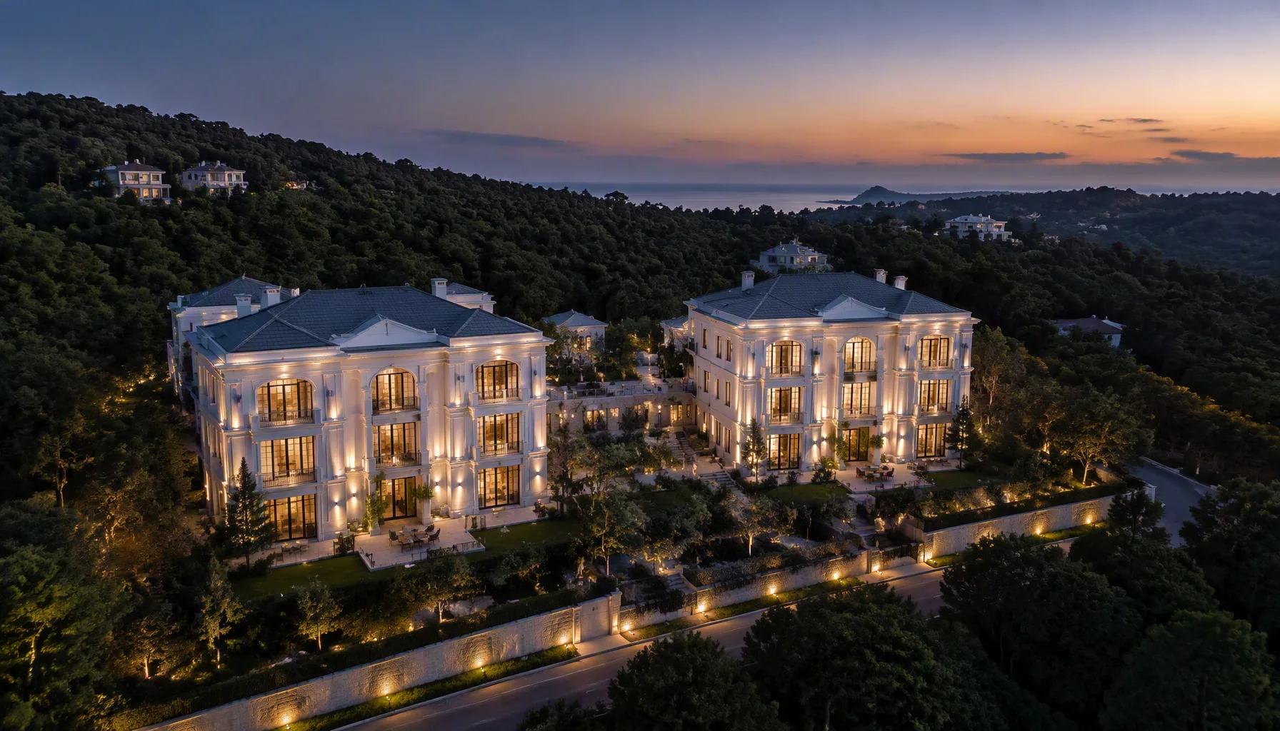 Zekeriyaköy’de akşamüstü Artemis Villas ve çevresindeki orman